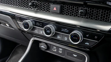 Honda CR-V PHEV - centre console controls