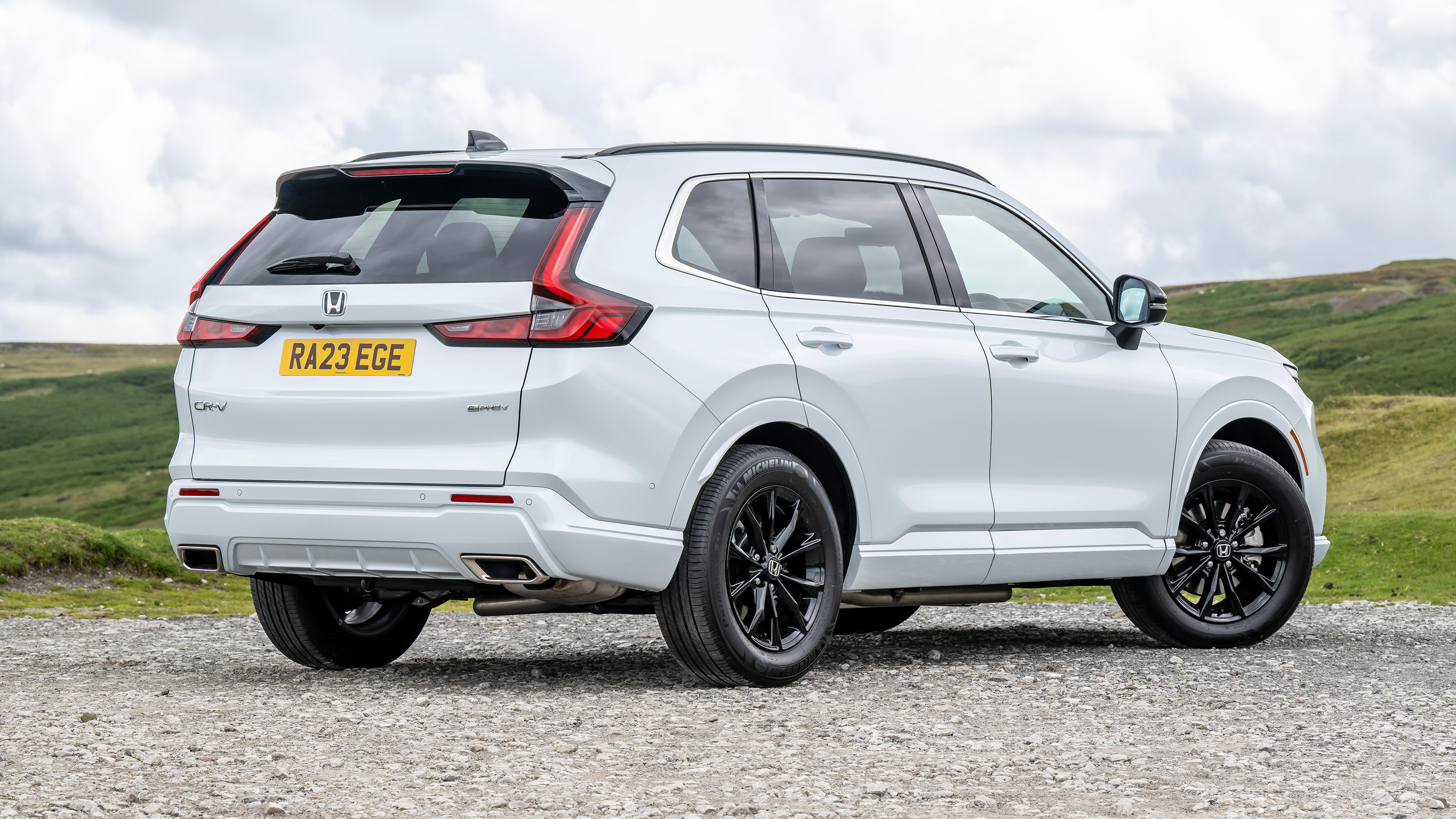 Honda CR-V PHEV - rear static