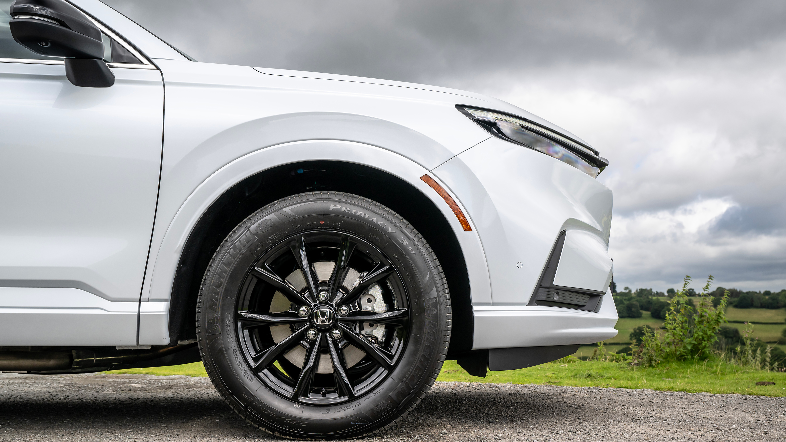 Honda CR-V PHEV - front offside wheel