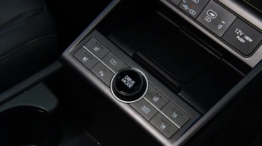 Hyundai Kona Hybrid - 'Drive mode' button