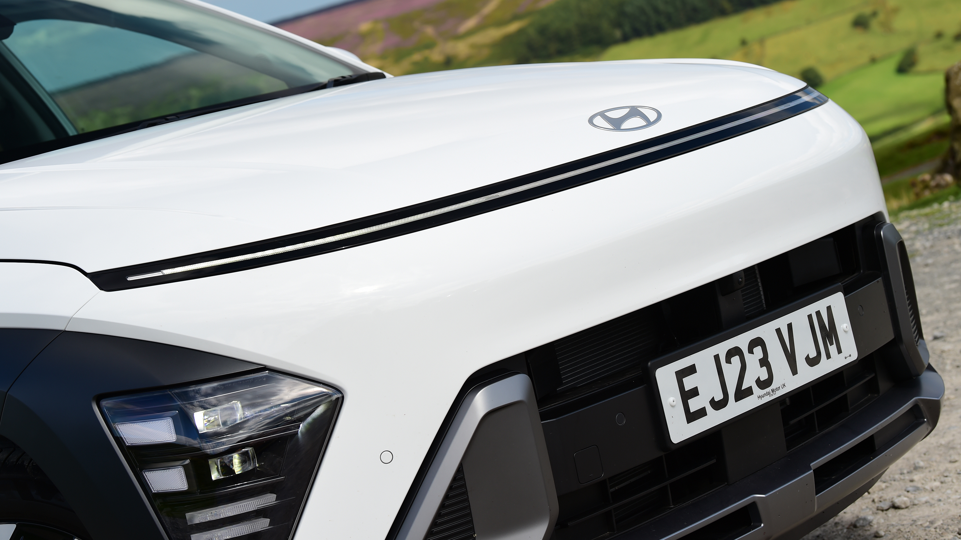 Hyundai Kona Hybrid - front end and lightbar