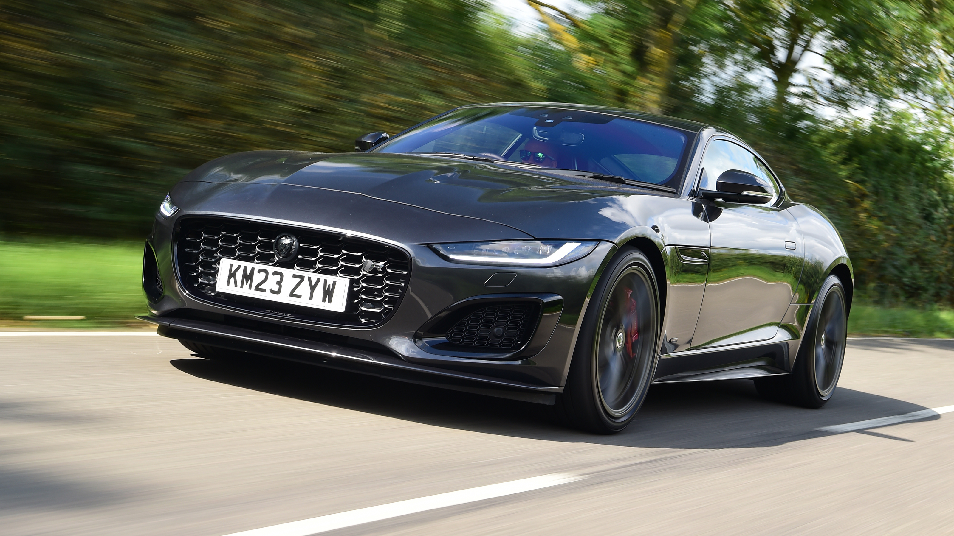 Jaguar F-Type R 75 - front tracking