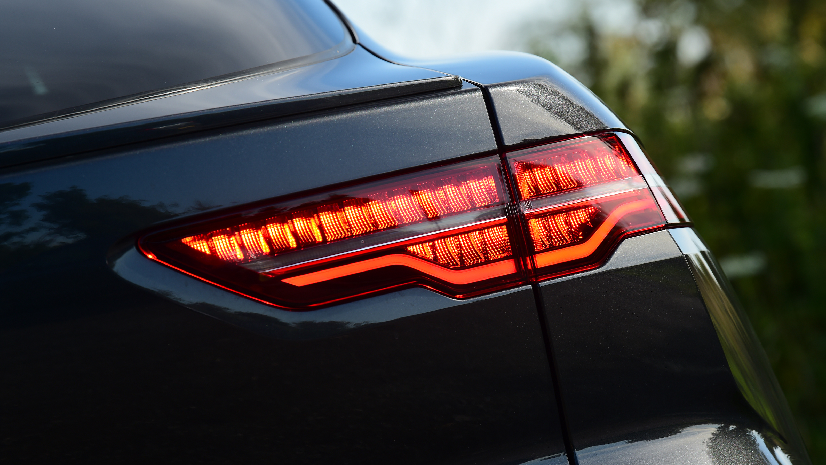 Jaguar I-Pace 2023 facelift - tail light