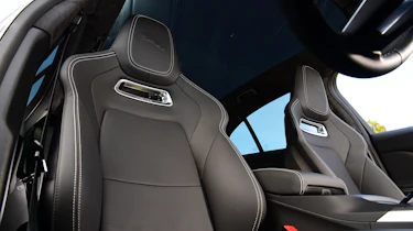 Jaguar I-Pace 2023 facelift - front seats