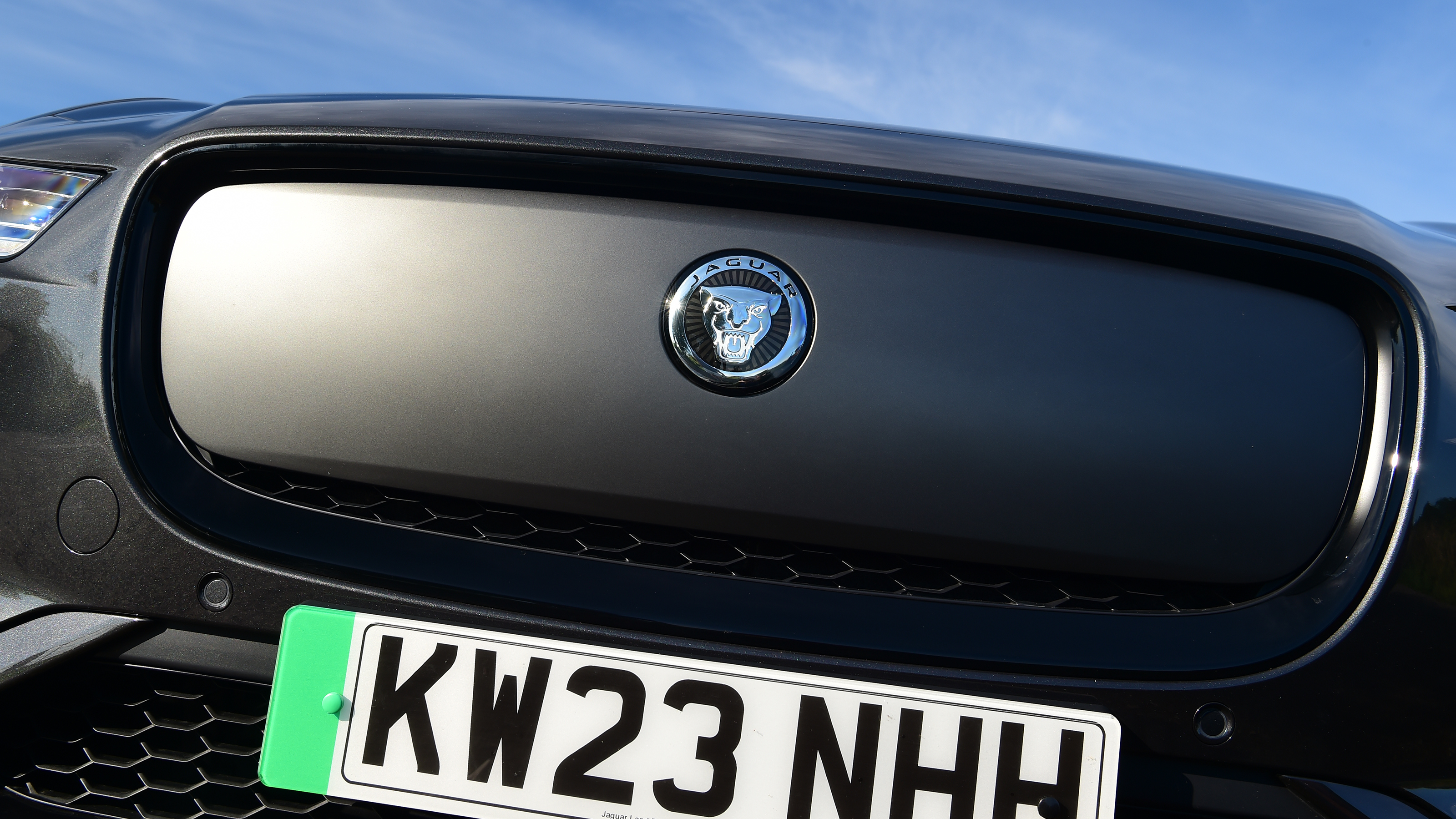 Jaguar I-Pace 2023 facelift - front 'grille'