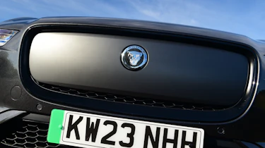 Jaguar I-Pace 2023 facelift - front 'grille'