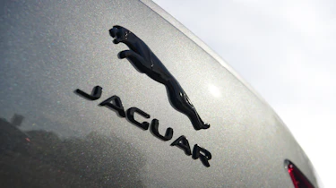 Jaguar I-Pace 2023 facelift - rear 'Jaguar' badge