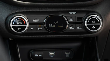 Kia Soul EV - climate controls