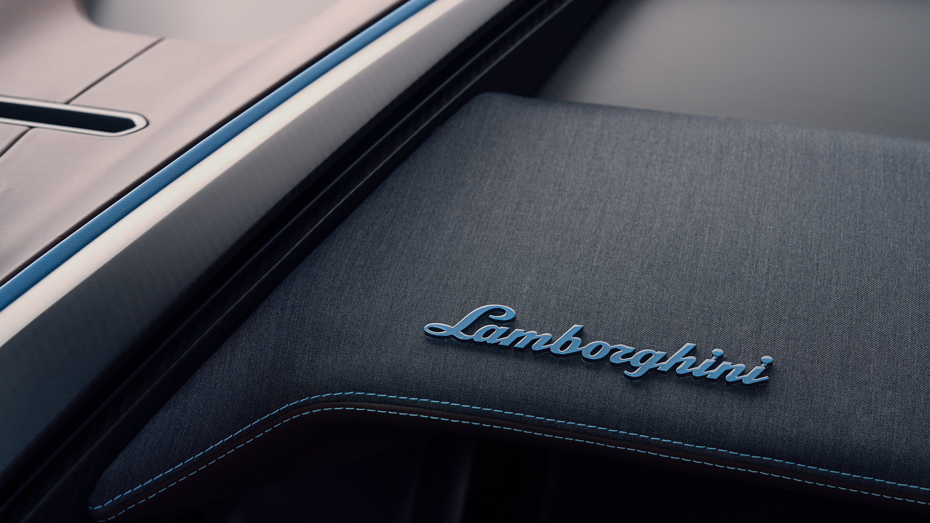 Lamborghini Lanzador concept interior detail 