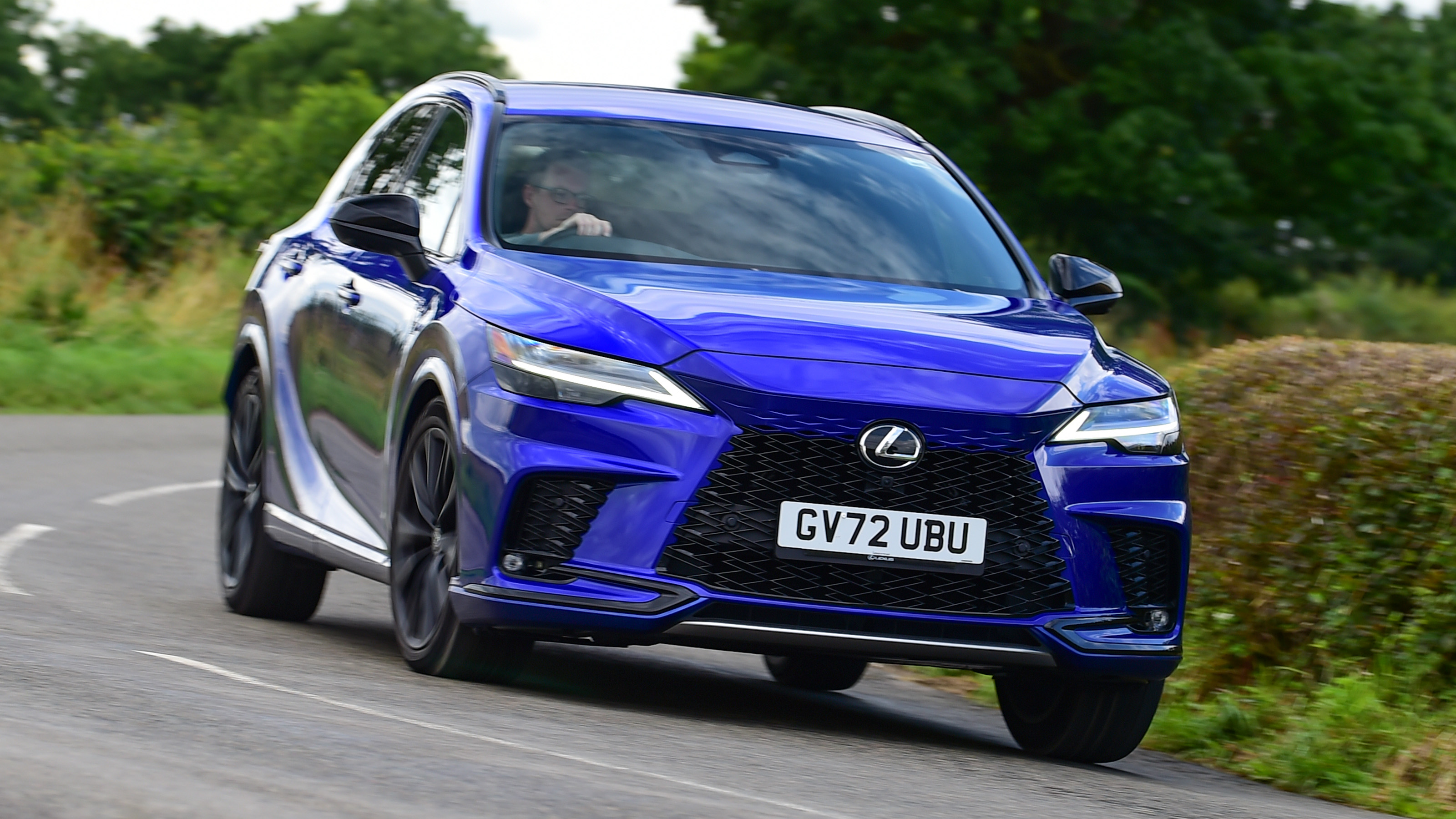 Lexus RX - front cornering