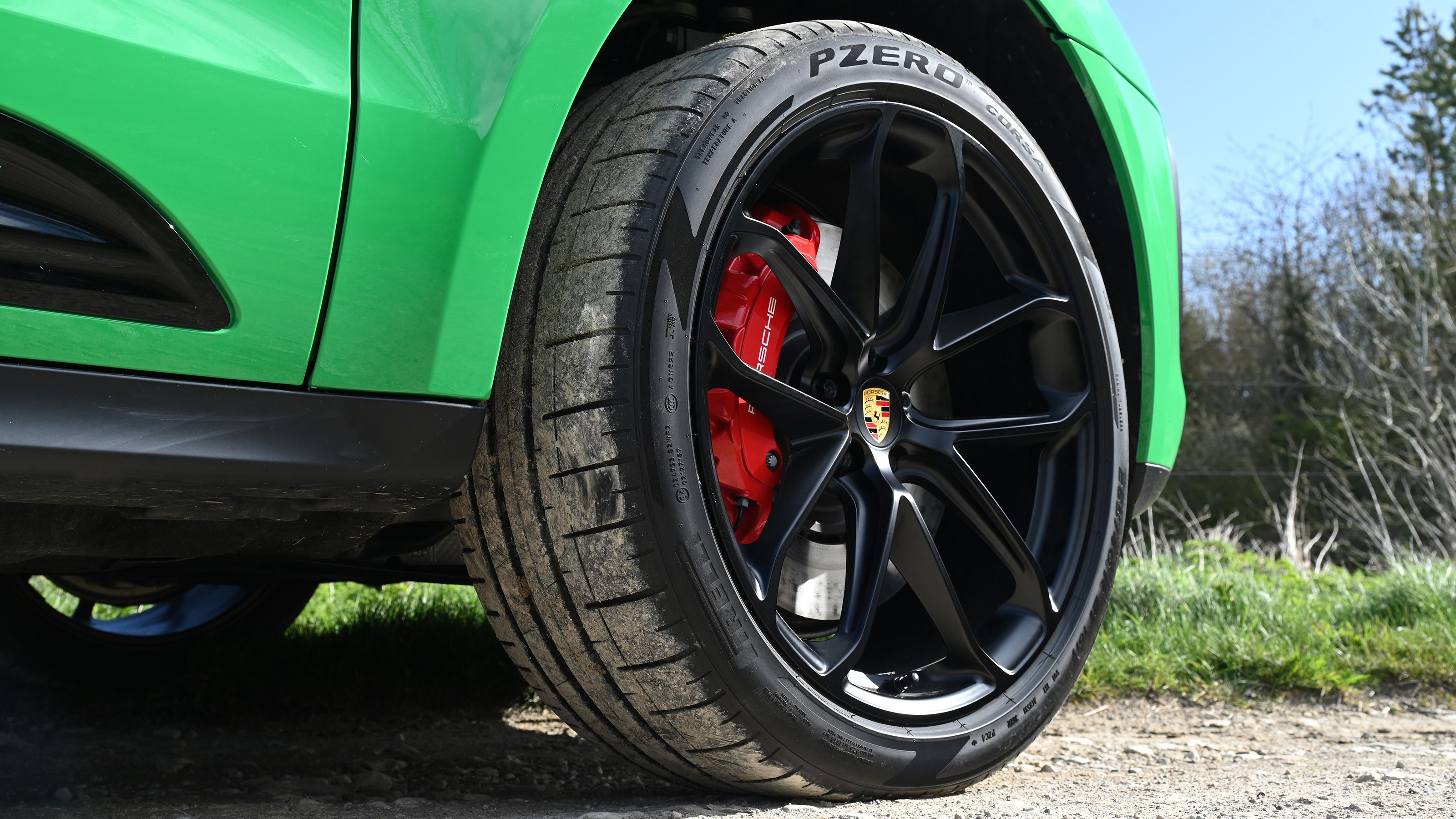 Porsche Macan - front offside wheel