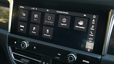 Porsche Macan - infotainment screen