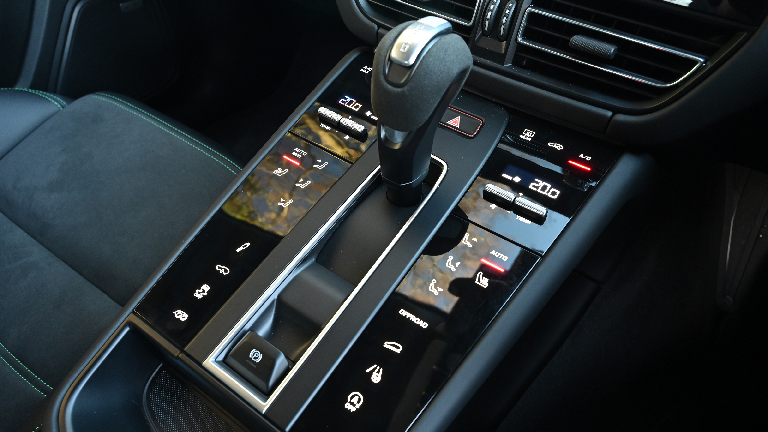 Porsche Macan - gear selector