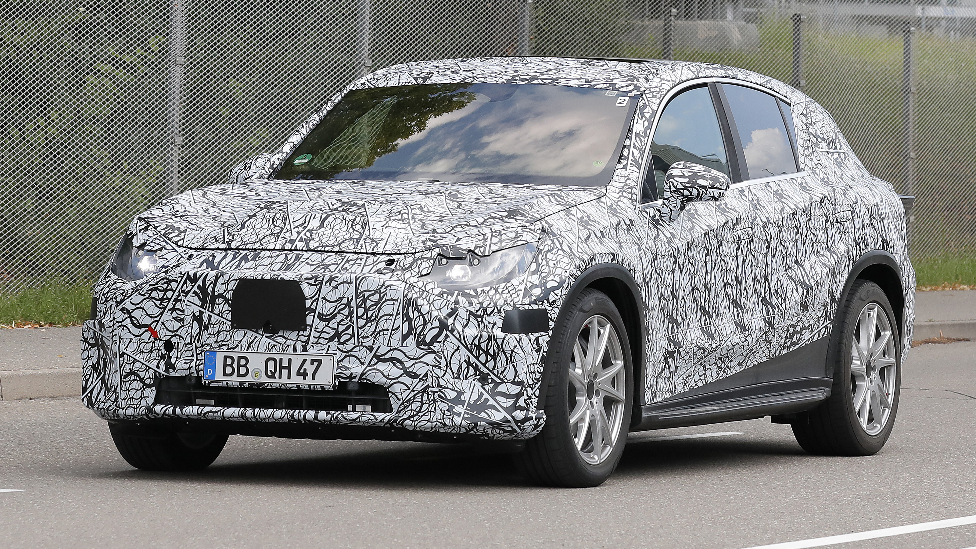 Mercedes EQC Mk2 (camouflaged) - front 3/4