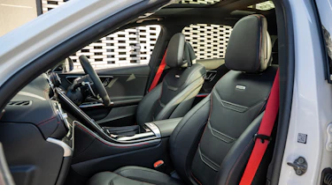 Mercedes-AMG C 43 - front seats