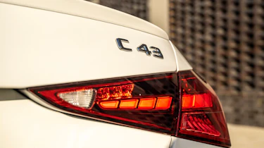 Mercedes-AMG C 43 - badge