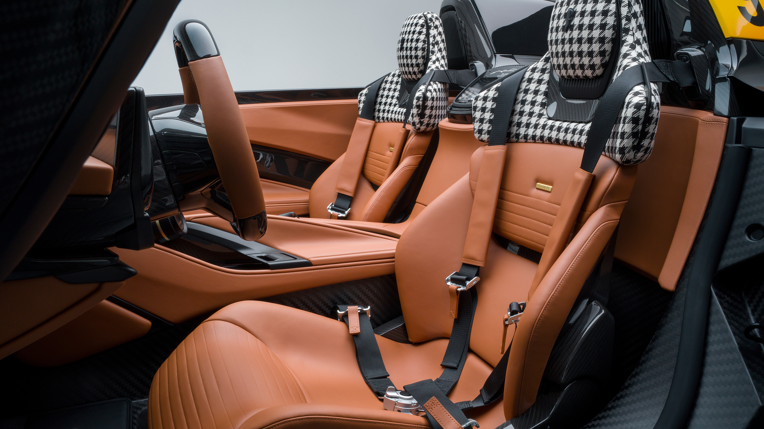 Pininfarina B95 interior