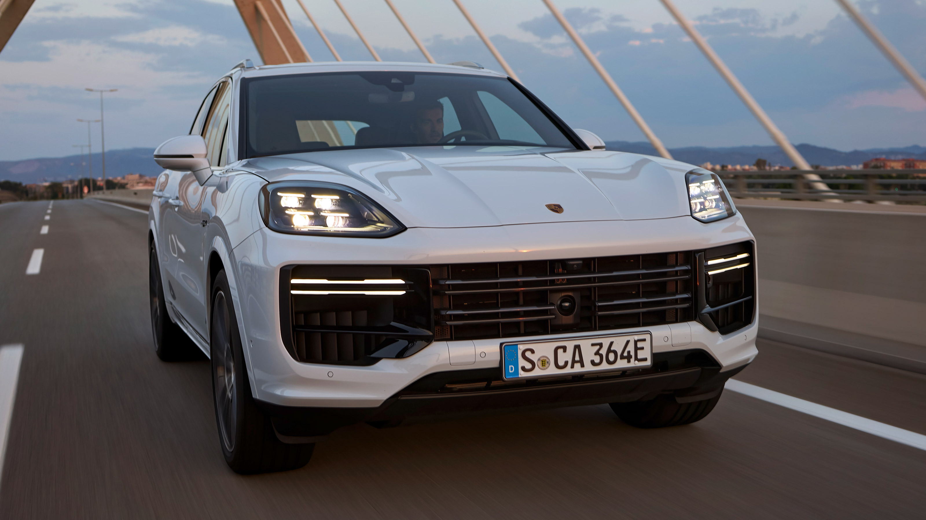 Porsche Cayenne Turbo E-Hybrid - full front