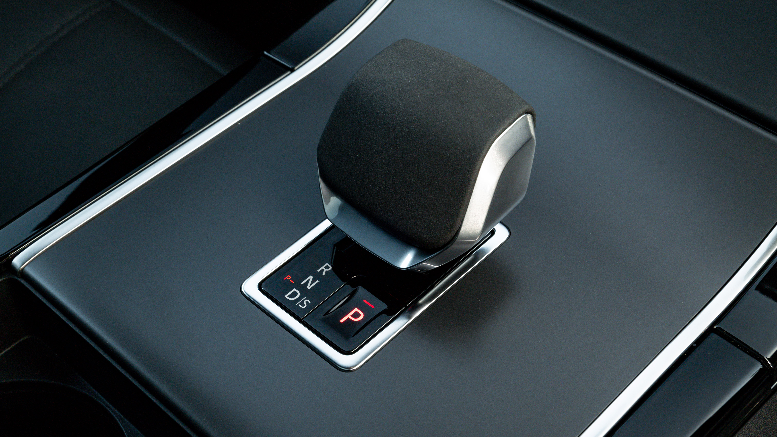 Range Rover Velar P400e - transmission