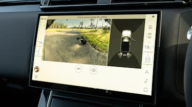 Range Rover Velar P400e - infotainment