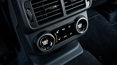 Range Rover Velar P400e - rear controls