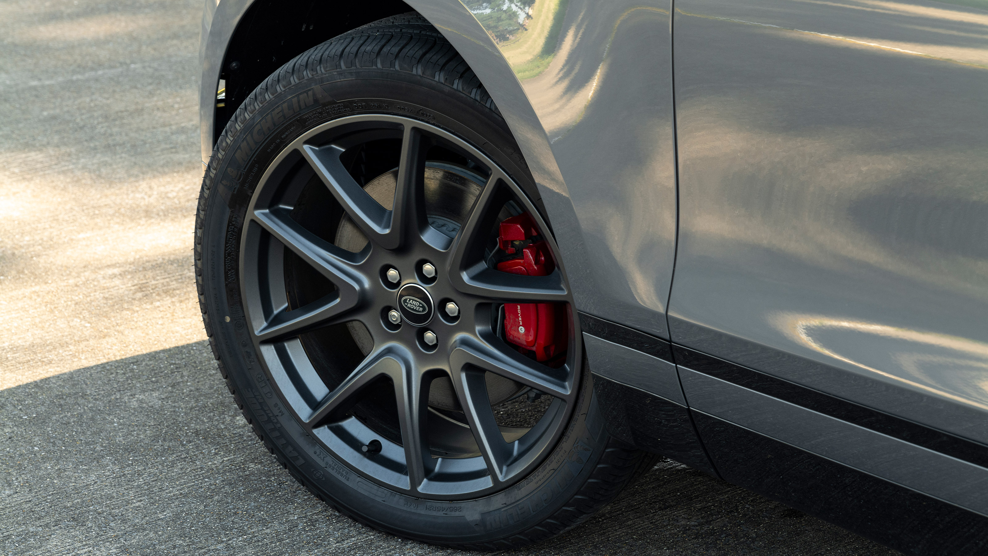 Range Rover Velar P400e - wheel