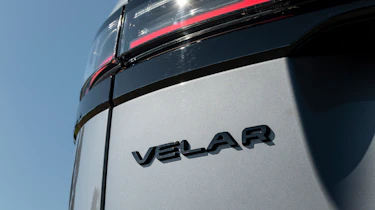 Range Rover Velar P400e - rear badge