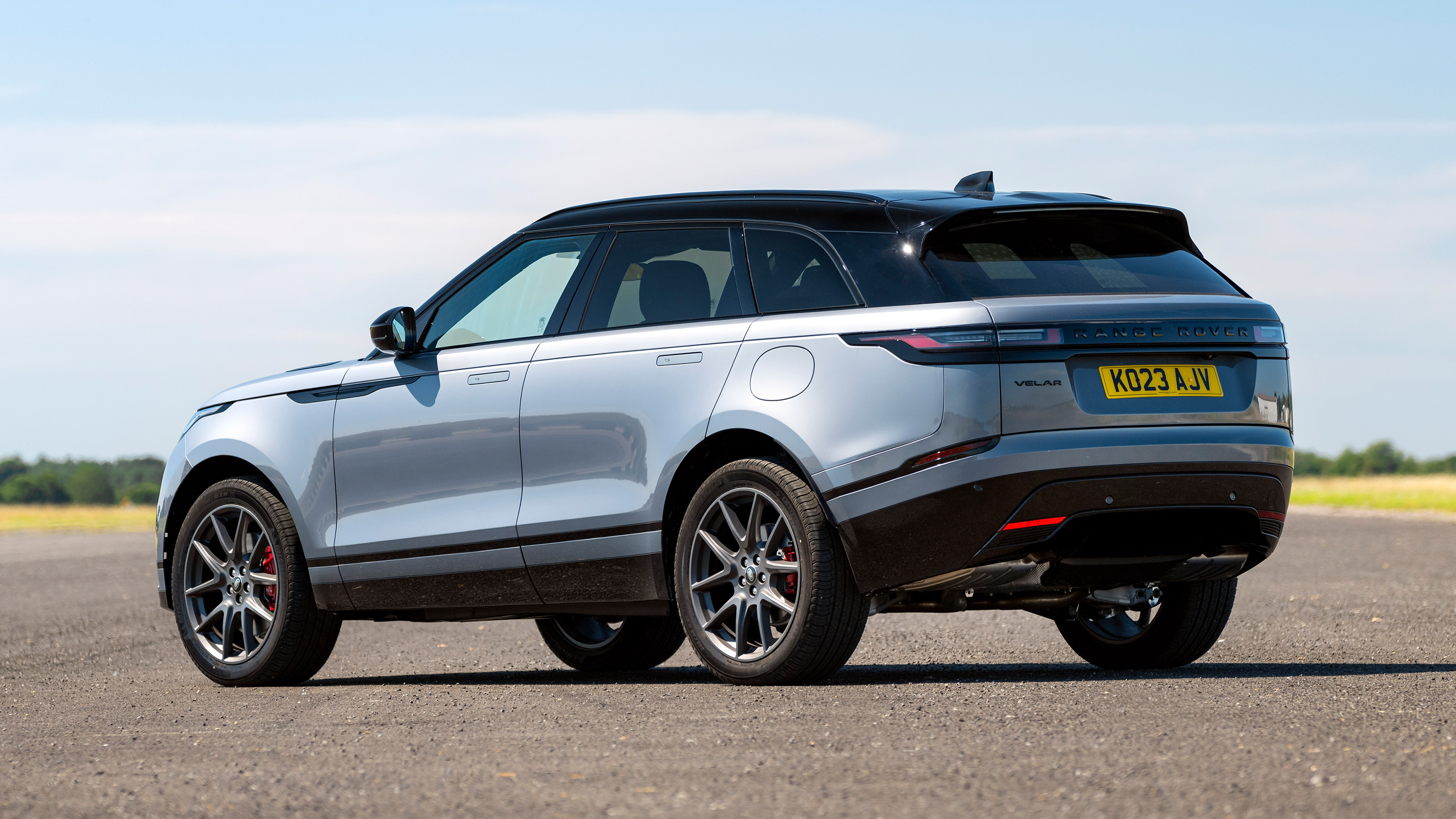 Range Rover Velar P400e - rear static
