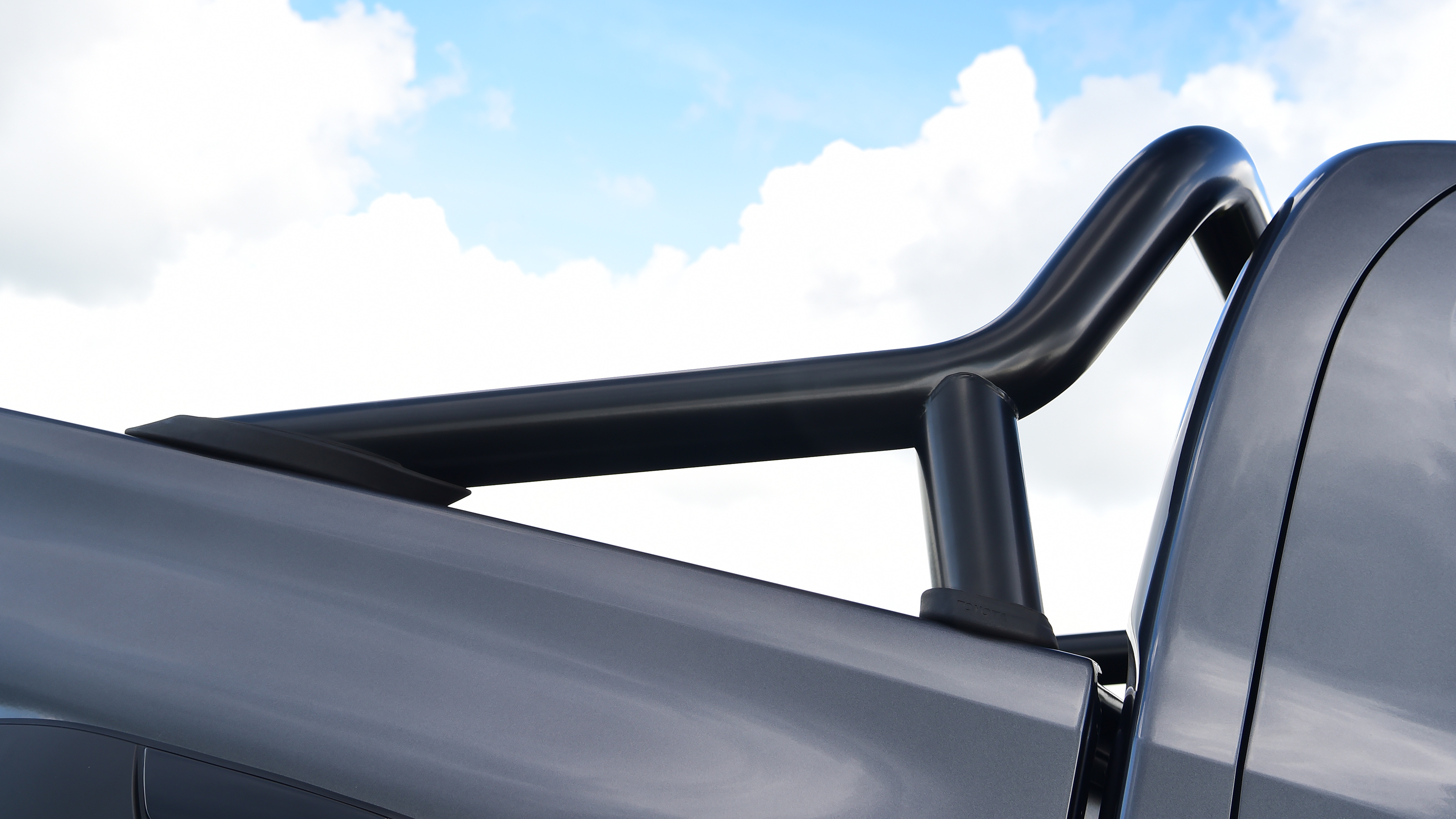 Toyota Hilux - roll bar