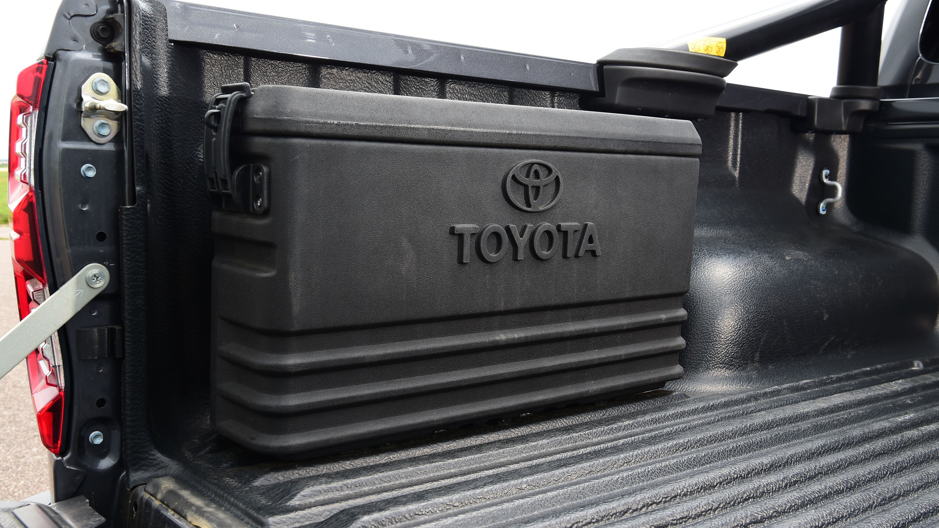 Toyota Hilux - toolbox