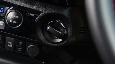 Toyota Hilux - drive selector