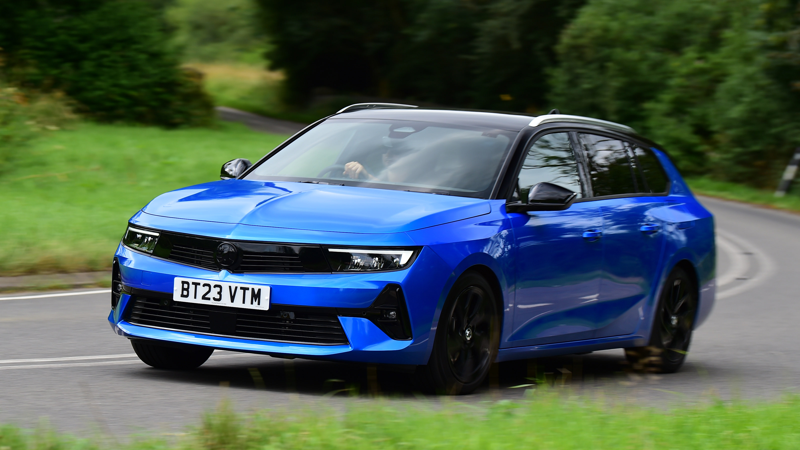 Vauxhall Astra Sports Tourer PHEV - front action