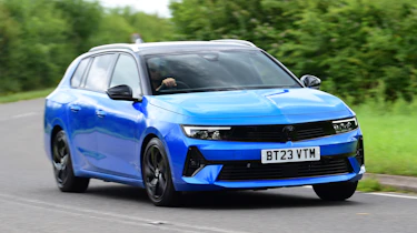Vauxhall Astra Sports Tourer PHEV - front cornering