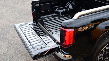 Volkswagen Amarok - tailgate