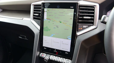 Volkswagen Amarok - infotainment touchscreen