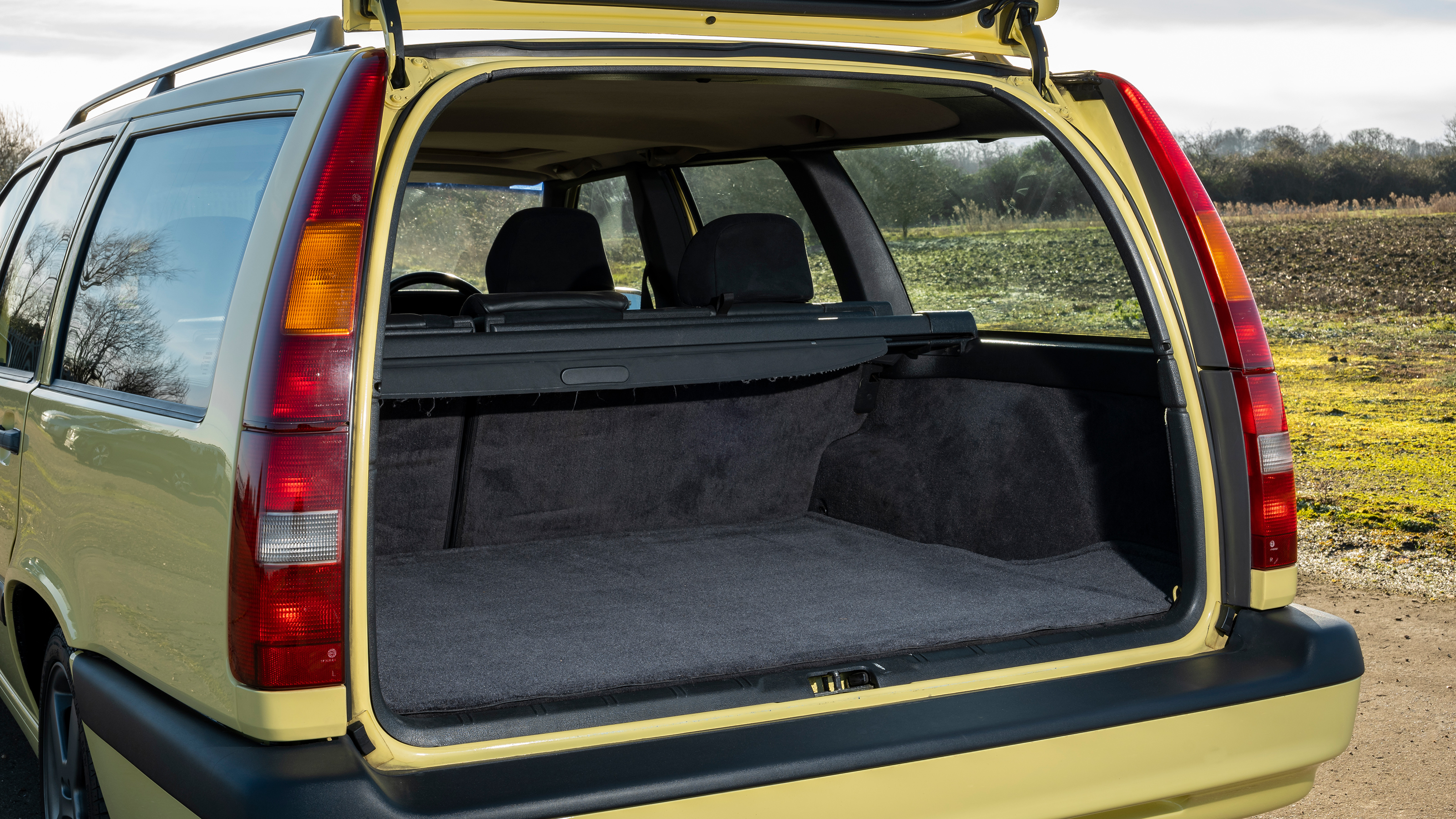 Volvo 850 T-5R - boot