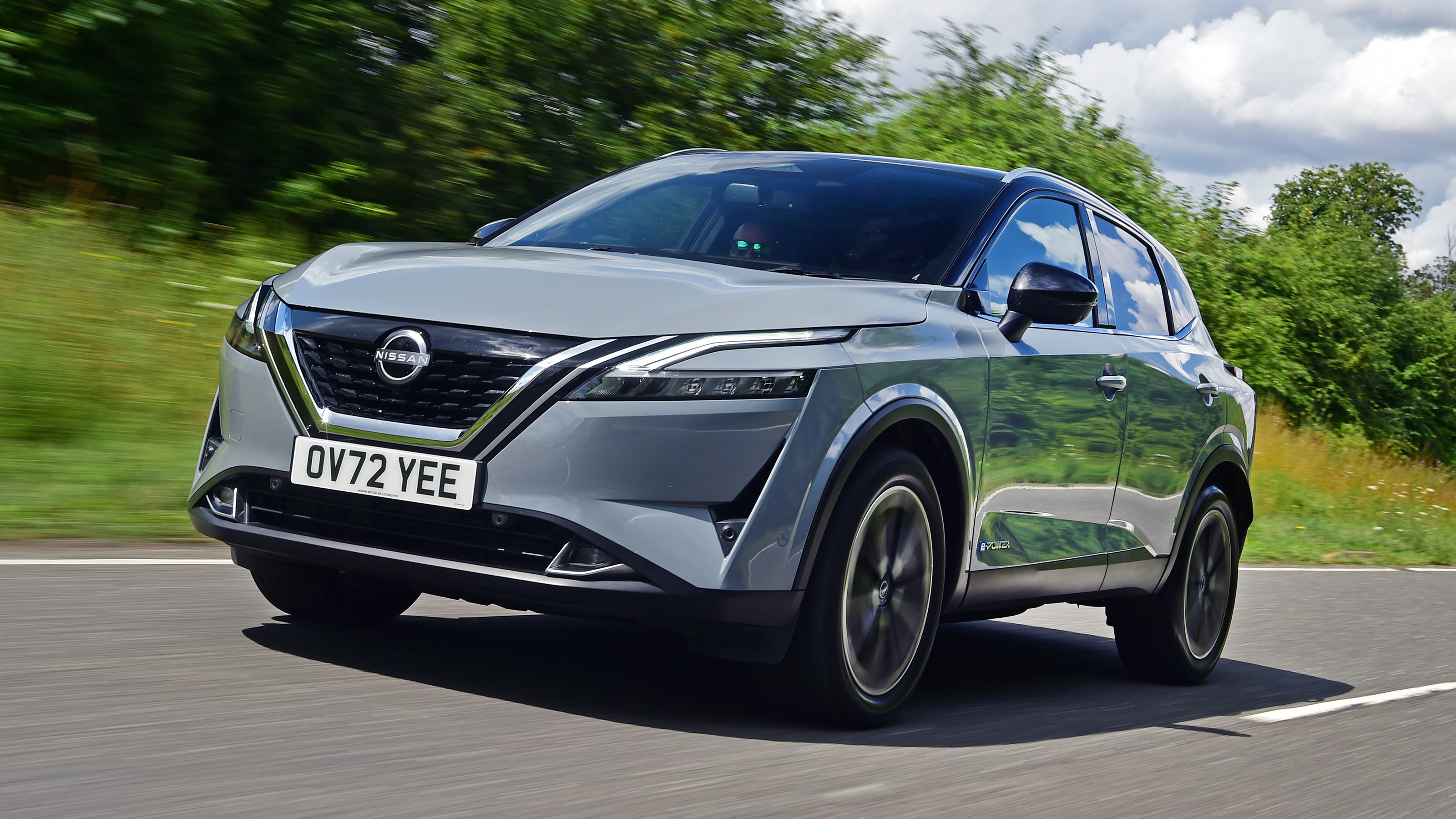 Nissan Qashqai - front static
