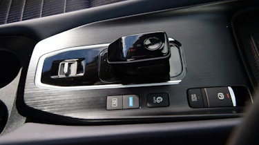 Nissan Qashqai - gear selector