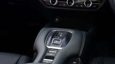 Honda ZR-V - gear selector