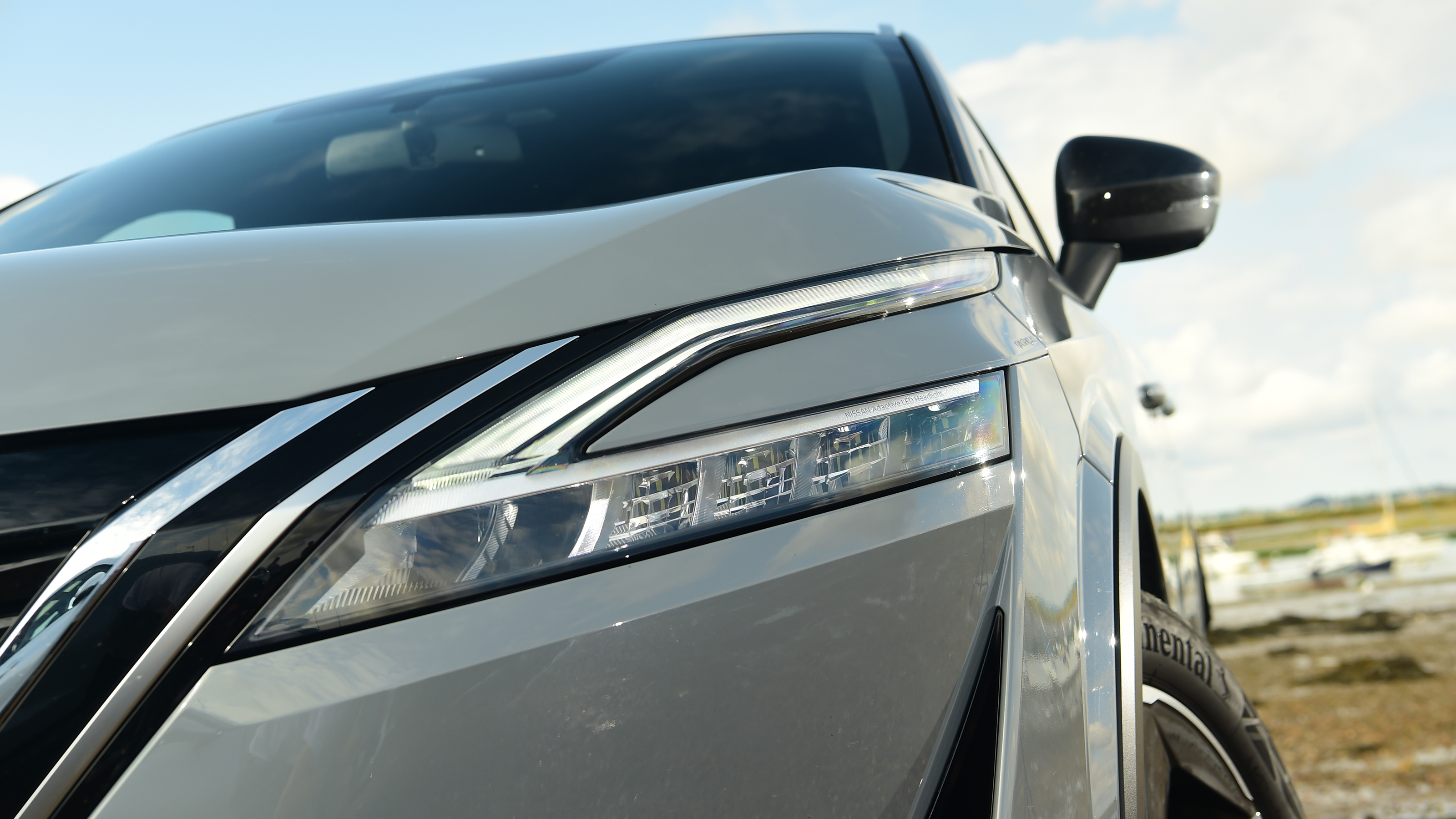 Nissan Qashqai - headlight