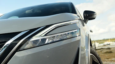 Nissan Qashqai - headlight