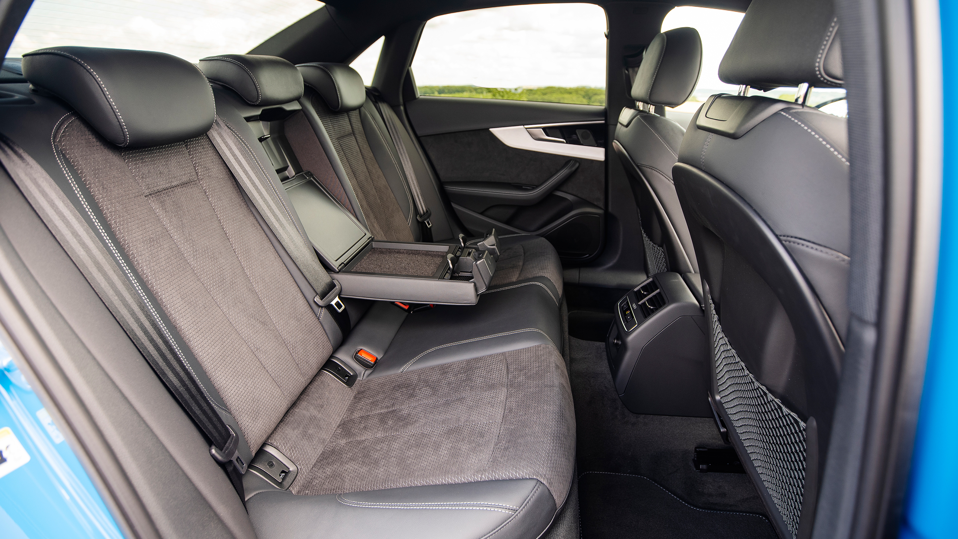 Audi A4 S-Line - rear seats