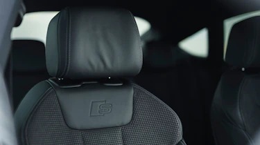 Audi A5 Coupe - front seat