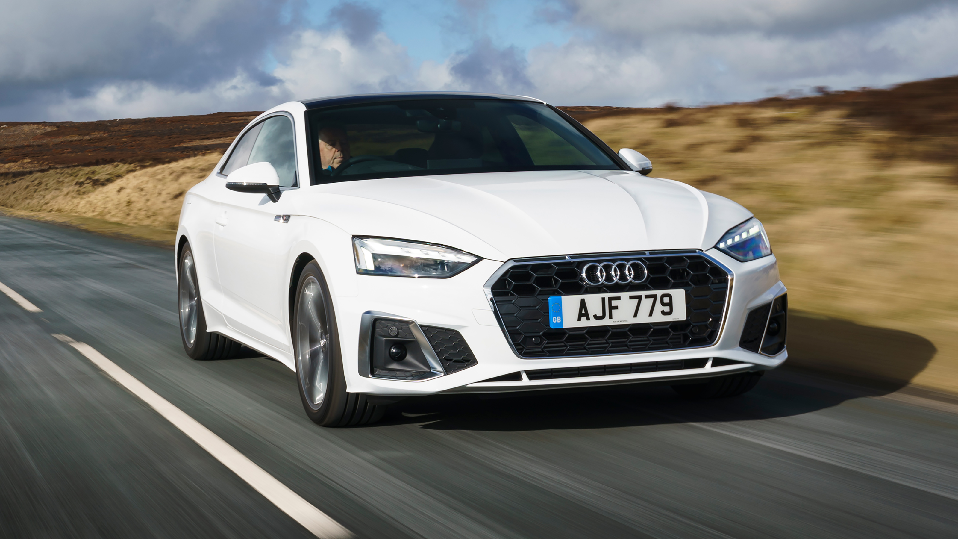 Audi A5 Coupe - front tracking