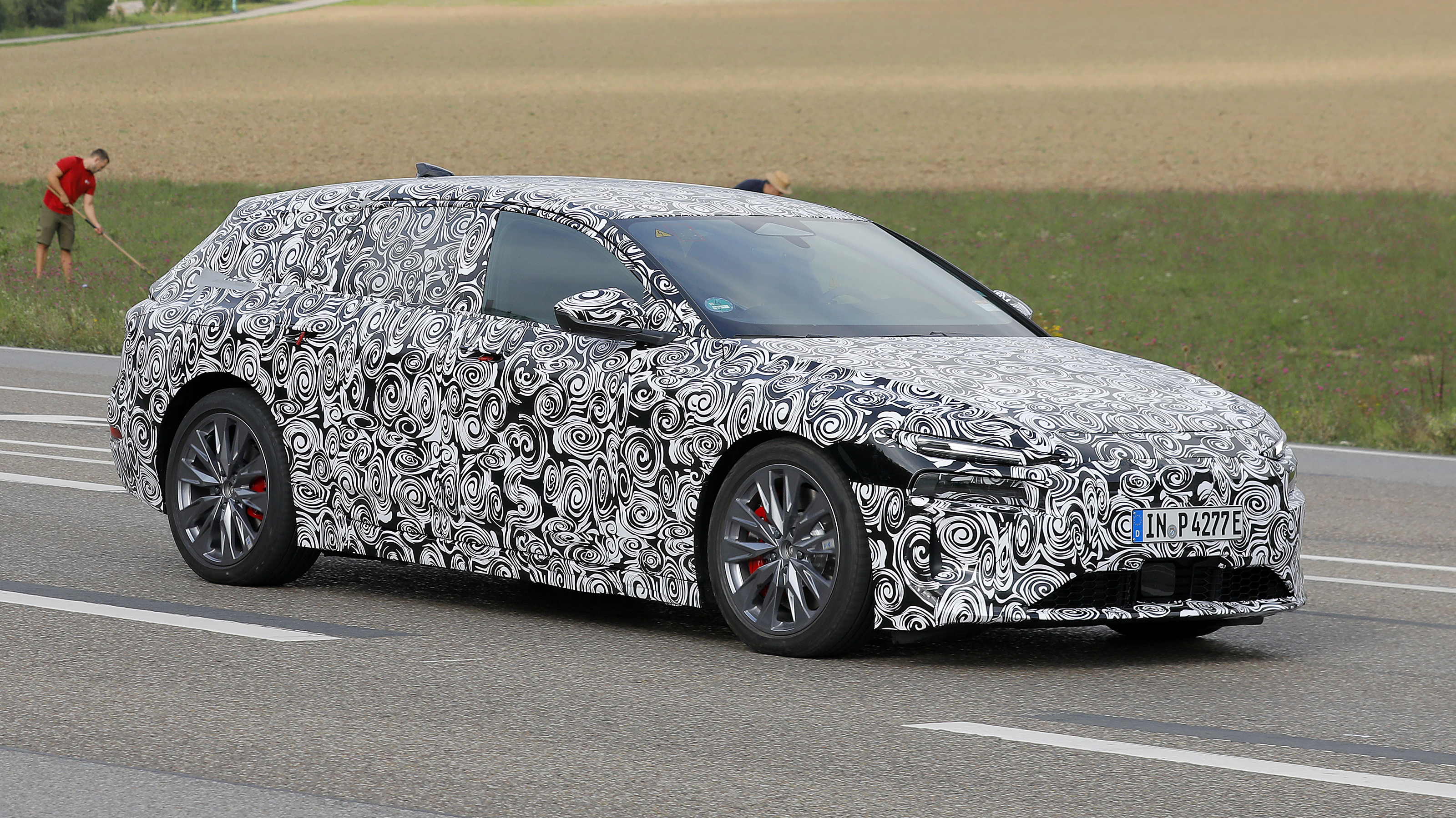 Audi A6 Avant e-tron spy shots driving
