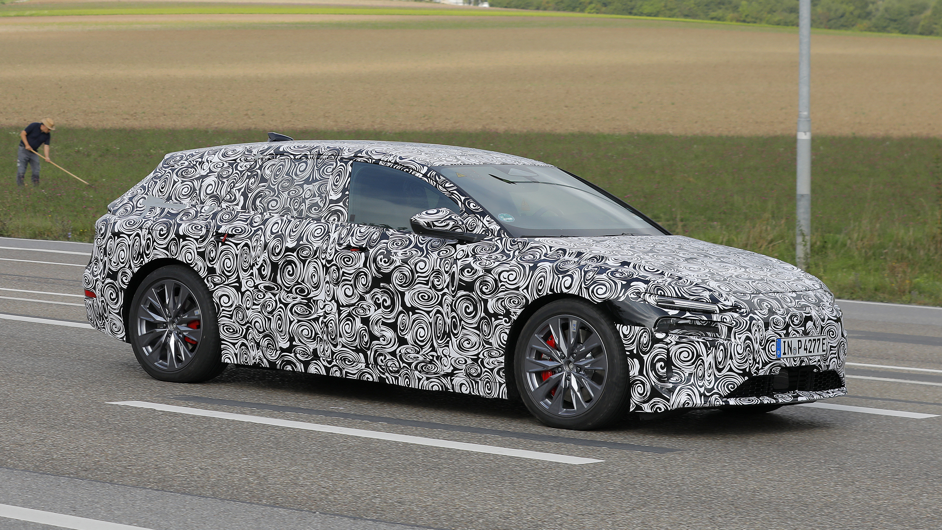 Audi A6 Avant e-tron spy shots 