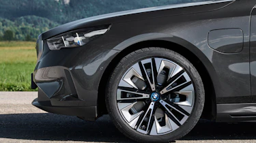 BMW 530e - alloys