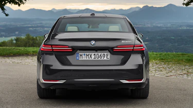 BMW 530e - rear
