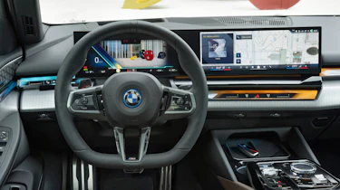 BMW i5 - dash