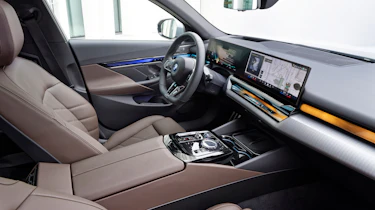BMW i5 - front seats